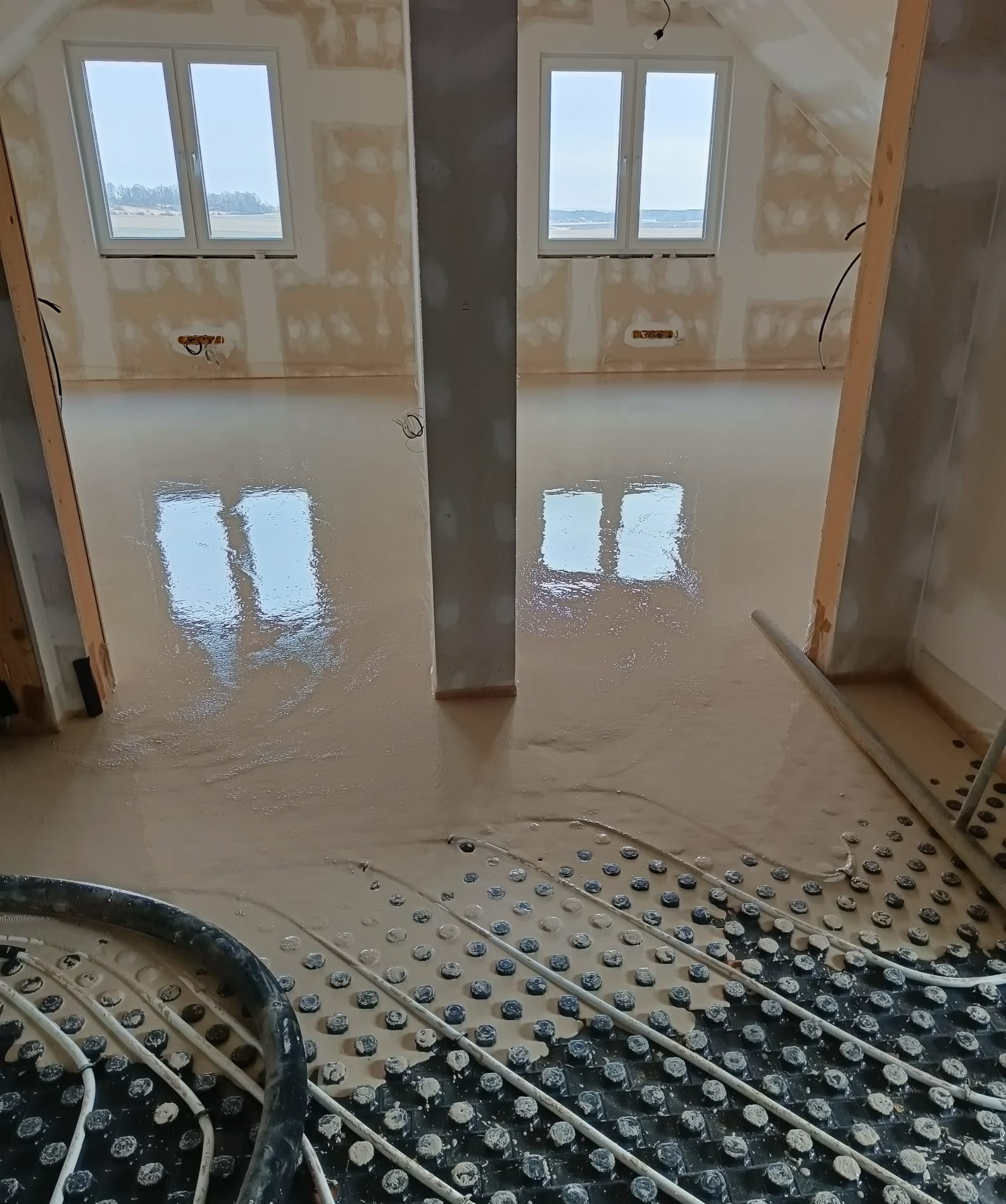 Realizace lité podlahy Mixfloor - podlahové vytápění